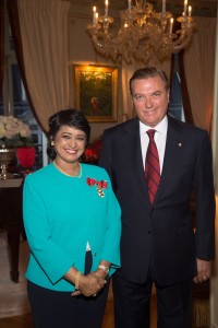 Exclusif - No Tabloids - Ameenah Gurib-Fakim (présidente de la République de Maurice) et Charles de Bourbon des Deux Siciles - Remise de décoration de Grande Croix de L'Ordre royal de François Ier à la présidente de la République de Maurice, Ameenah Gurib-Fakim à Paris le 28 mars 2016. Exclusive - For Germany call for price - Ameenah Gurib-Fakim, president of the Republic of Mauritius receives the Grand Cross of the Royal Order of Francis I in Paris, France on march 28, 2016.