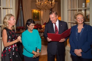 Exclusif - No Tabloids - Rama Poonoosamy, Camilla de Bourbon des Deux Siciles, Ameenah Gurib-Fakim (prÈsidente de la RÈpublique de Maurice), Charles de Bourbon des Deux Siciles et BÈatrice de Bourbon des Deux Siciles - Remise de dÈcoration de Grande Croix de L'Ordre royal de FranÁois Ier ‡ la prÈsidente de la RÈpublique de Maurice, Ameenah Gurib-Fakim ‡ Paris le 28 mars 2016. Exclusive - For Germany call for price - Ameenah Gurib-Fakim, president of the Republic of Mauritius receives the Grand Cross of the Royal Order of Francis I in Paris, France on march 28, 2016.