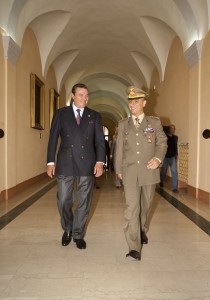 Il Col. Bernardo Barbarotto, Com della Nunziatella e S.A.R. il Duca di Castro