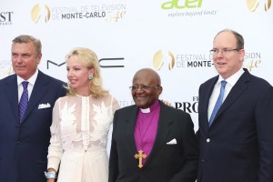 LL.AA.RR._Duchi_di_Castro_con_Desmond_Tutu_e_Alberto_II_di_Monaco