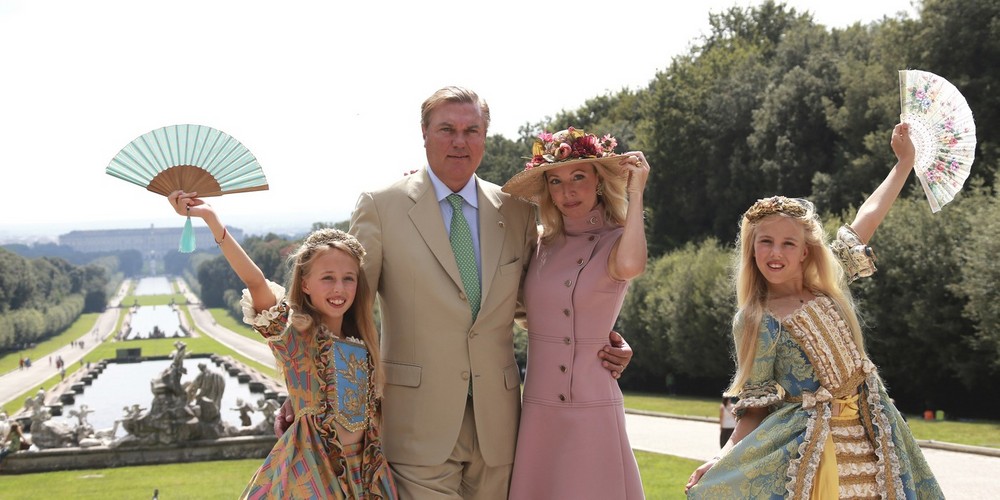 RealCasa-di-Borbone-Camilla-Carlo-Maria-Carolina-Maria-Chiara