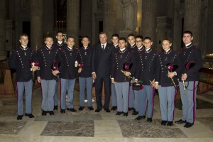 S.A.R._il_Duca_di_Castro_con_i_Cadetti_della_Scuola_Militare_Nunziatella