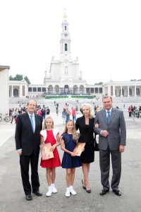 Santuario_Fatima_Famiglia_Reale_con_S.A.R._Duca_di_Braganca